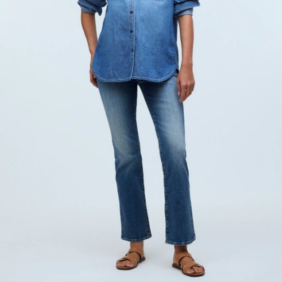 Madewell Petite Maternity Over-the-Belly Kick Out Crop Jeans in Oneida Wash - Picture 2 of 9